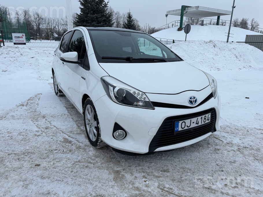 Toyota Toyota Yaris Hybrid / automātiskā ātrumkārba, auto