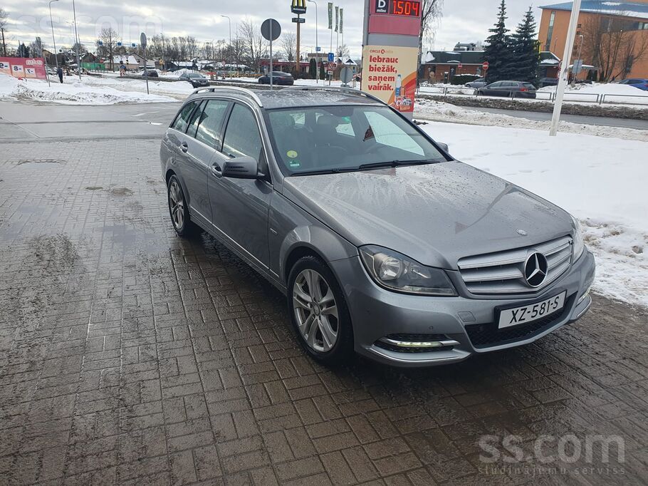 Mercedes-Benz C220 Cdi Avantgarde.
2.1 dīzeļa dzinējs ar automātisko ātr