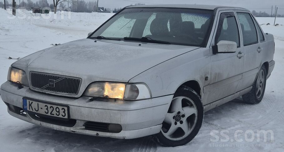 Pārdodu volvo s70 2.5tdi. 
Samainīts zobsiksnas komplekts
Jauns akumulator
