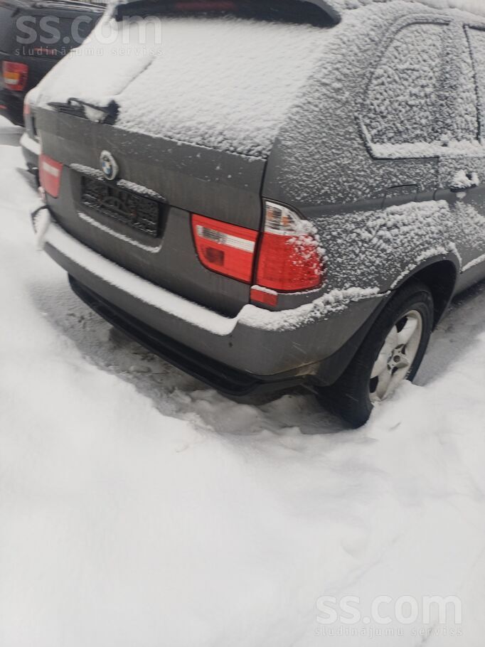BMW Auto, kas vairāk ir atradies garāžā, nekā braucis,