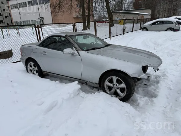 Mercedes Pārdodu Mercedes Slk200 kompresors.