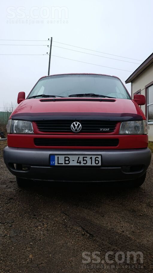 Tirgojas t4 multivans. 
Tehniski viss darbojas, nesen mainīta eļļa ar filtr