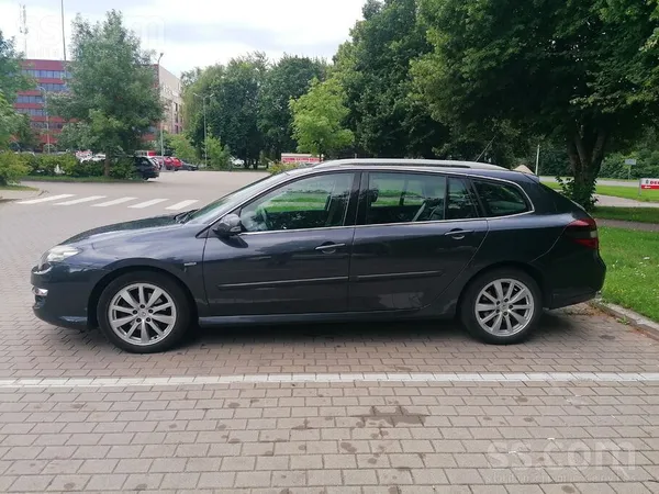 Renault Auto bez rūsas pazīmēm. Motors jaudīgs un ļoti eko