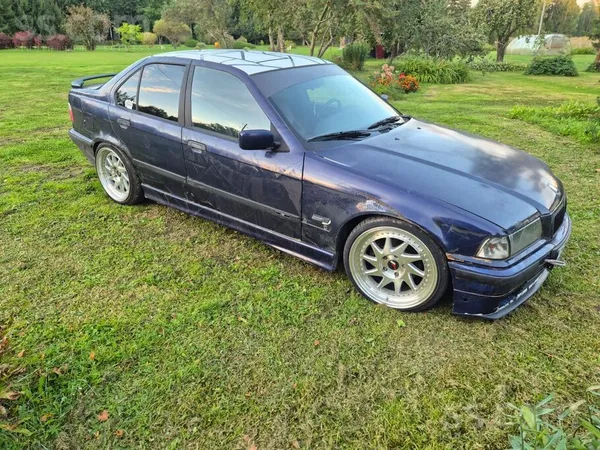 BMW 2.8 141kw