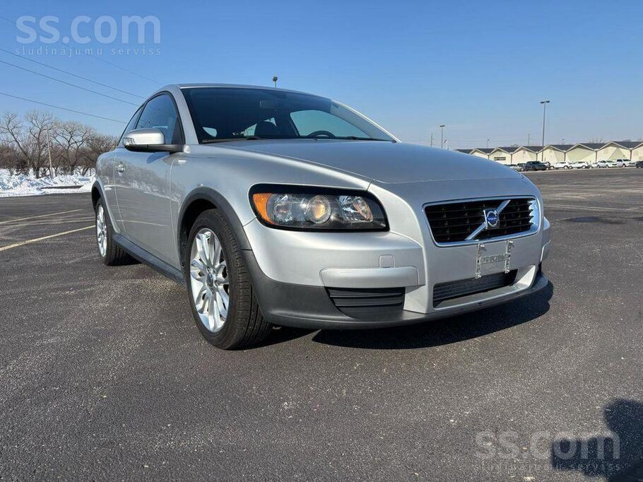 Volvo Машина из Италии , отличное состояние , новый ТО.