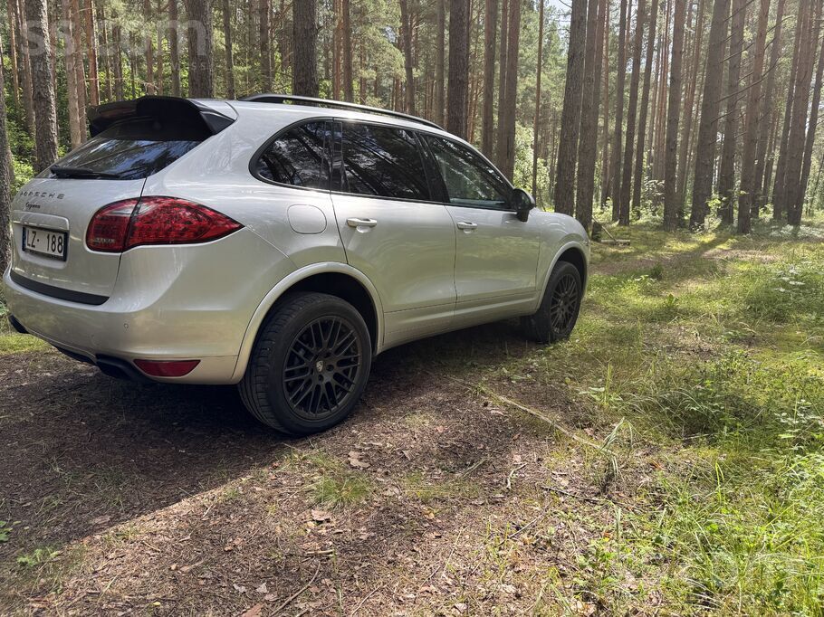 Pārdodu, Porsche cayenne 3.0 disels. Nomainīta ķēde, uzlikts jauns daļiņu fi