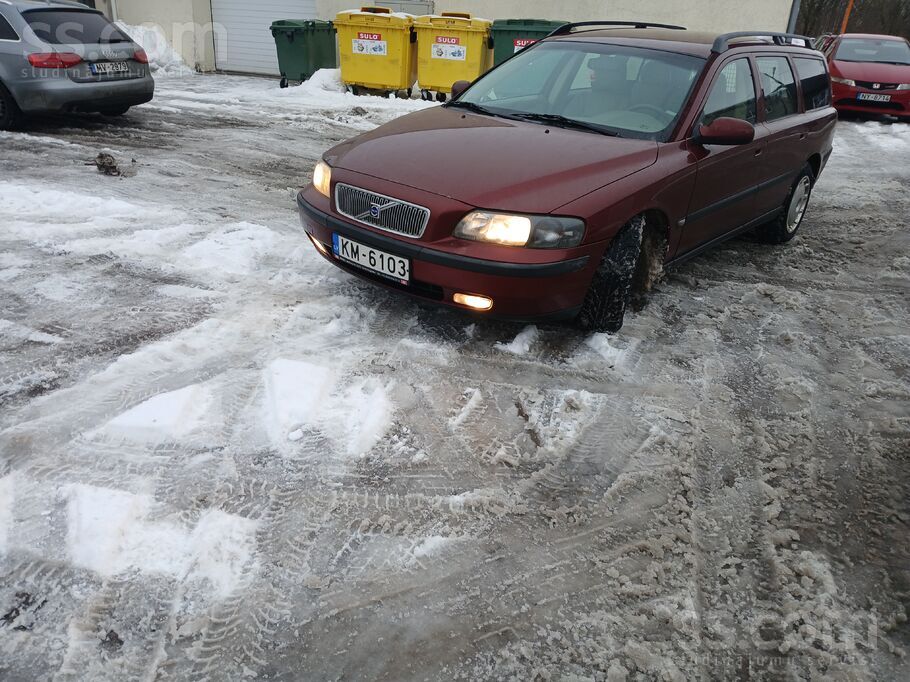 Volvo Pardod kartigu darba zirgu