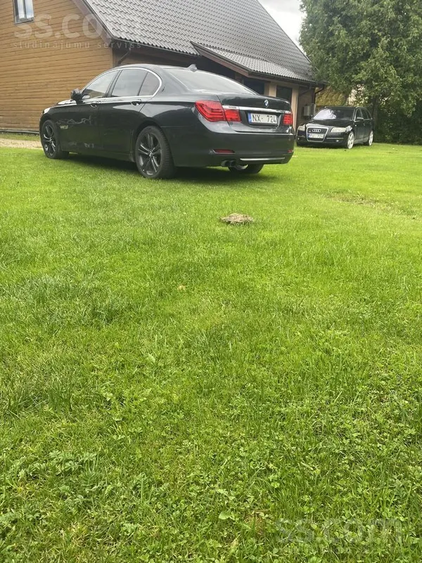 BMW BMW 730 ar 3.0 litru dīzeļdzinēju un automātisko t