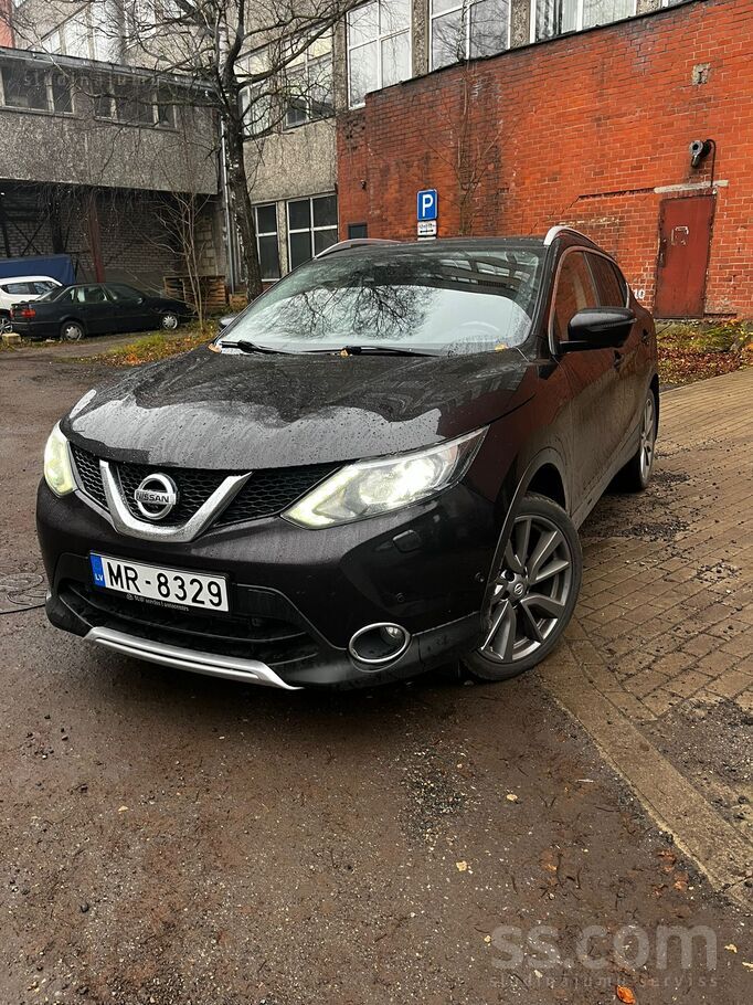 Nissan Qashqai 02.2016 dīzelis, automātiska ātrumkārba . Auto ir ļoti labā t