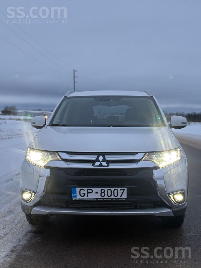 Pārdošanā ģimenes auto, kurš vairāk šobrīd stāv un nojumē aizņem vietu.
Au