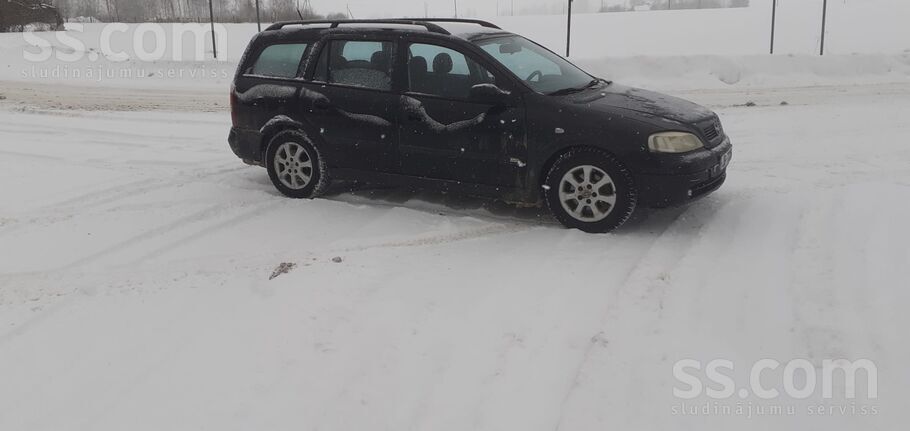 Opel Pārdodu ekonomisku darba auto ar vizuāliem defekti