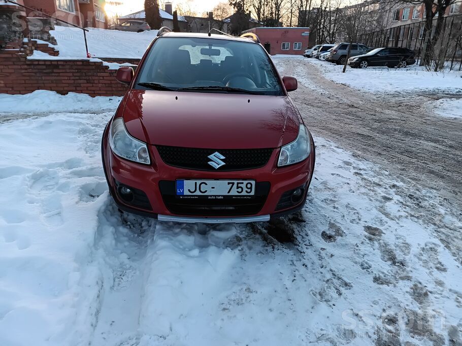 Suzuki Pardodu Suzuki Sx4 4X4 . Motors 1, 6 benzīns/gāze.