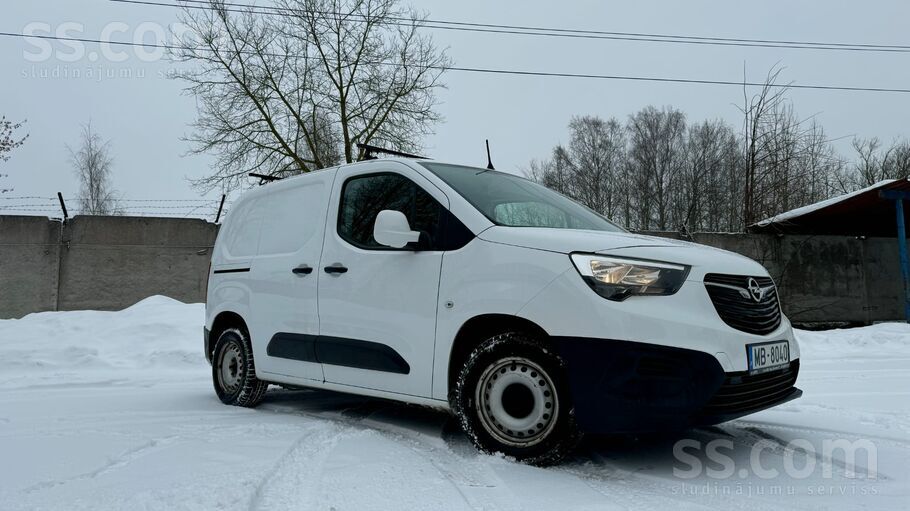 Uzņēmums pārdod Opel Combo, 2019 gada izlaidums ar 1.6 dīzeļa dzinēju 55kw.