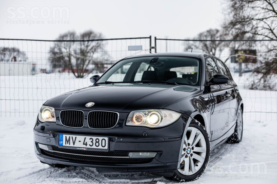 BMW BMW 118d ar 2.0 litru dīzeļdzinēju un automātisko