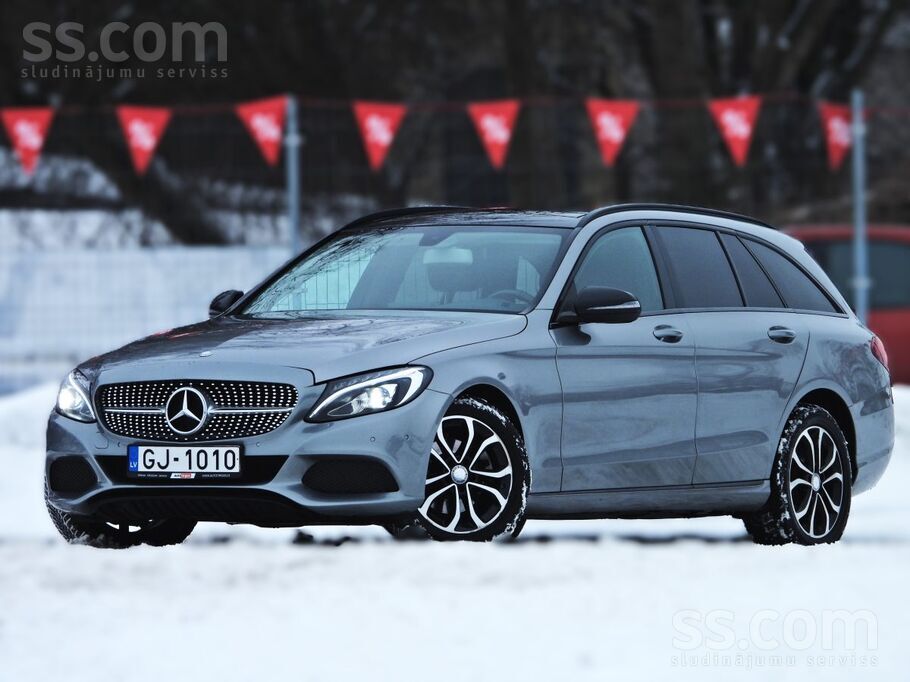 Mercedes Mercedes-Benz C220d ar 2.1 dīzeļdzinēju (125 kW). 