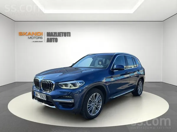 BMW BMW X3 komplektācija ar 2.0 Benzīna dzinēju un Aut