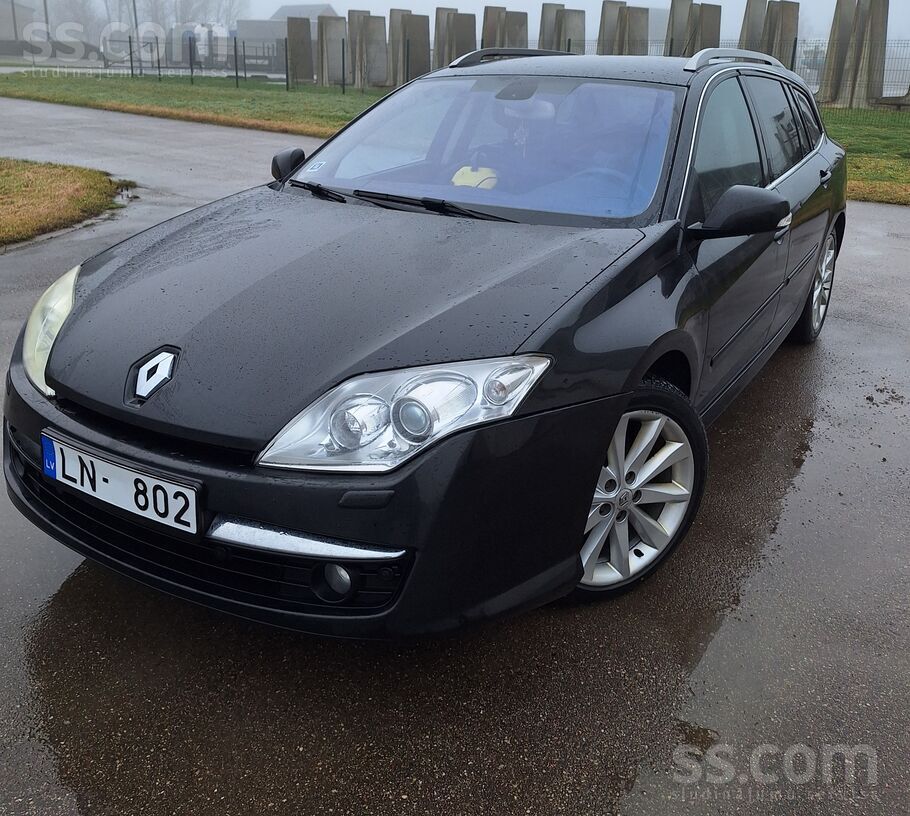 Tirgojas auto ar kuru pati braucu jau 8.gadus. 
Uz doto brīdi no defektiem