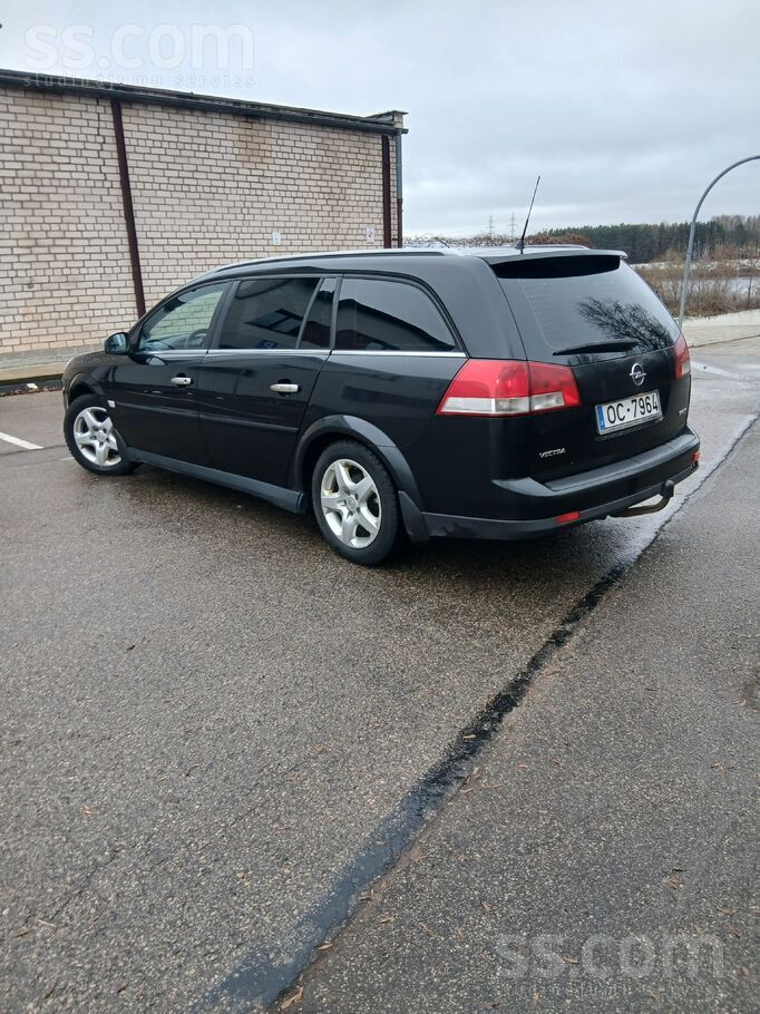 Автомобиль экслюзив с хромовой отделкой, фары ксенон, очень хорошая видимост
