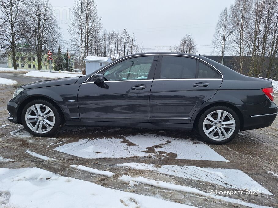 Продаю хорошую, ухоженную машину Mercedes C250. Пробег 165500 км, Т/о до 12.