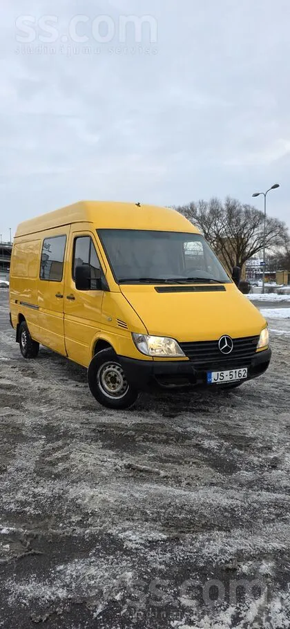 Mercedes Firma pārdod Mercedes Benz Sprinter 313 bussu labā