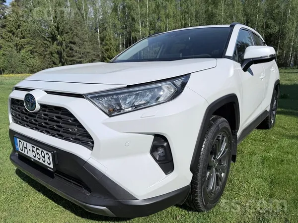 Toyota Uzņēmums pārdod pilnīgi jaunu pilnpiedziņas Rav4 H