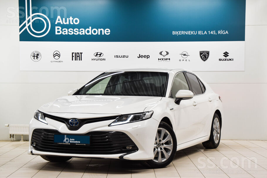 Toyota Camry Hybrid Luxury Business, 2.5 218 ZS (160 kW) dzinējs, caurskatām