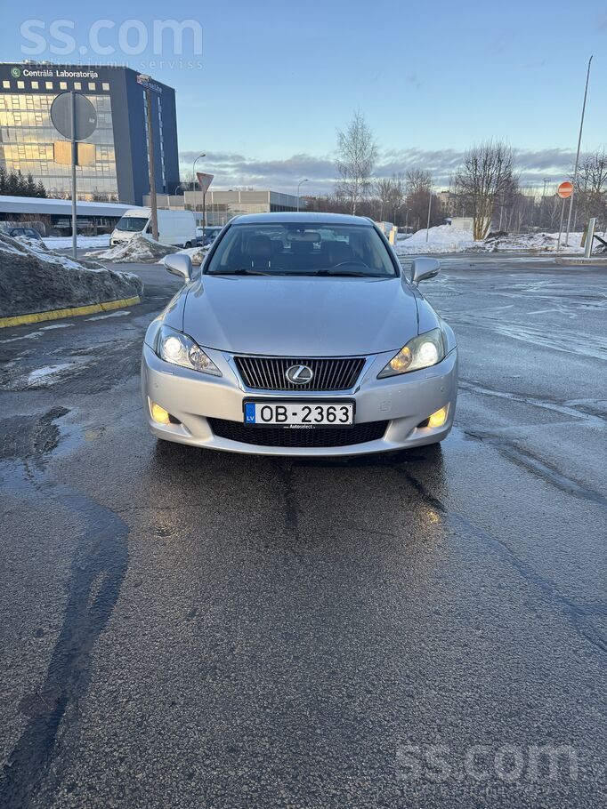 Lexus is220d 2009 
Kap iekša un brauc 
Vizuali defekti bildes noradīti
Te