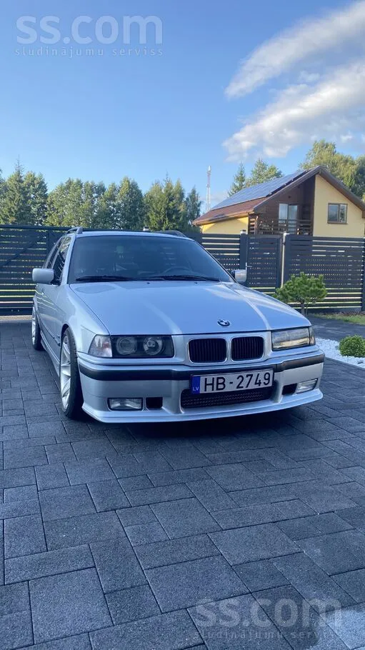 BMW 330 - 1
