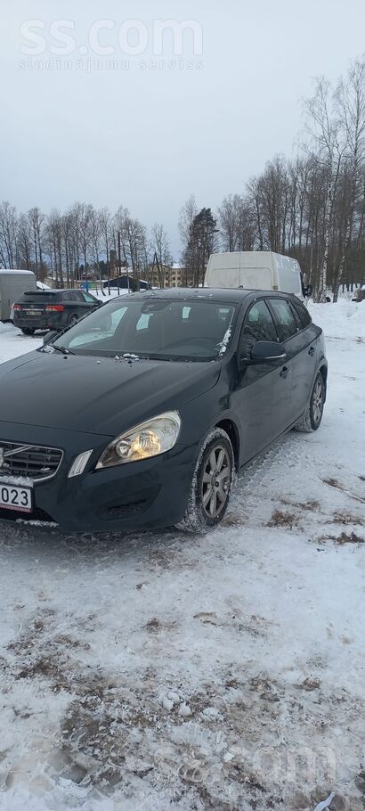 Volvo Pārdodu volvo v60 2012 gadu 1.6 dīzeli 84Kw. 