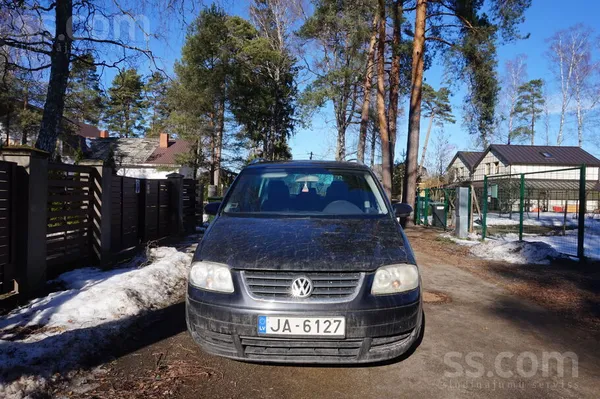 Volkswagen Pārdodu minivenu VW Touran 2.0 Tdi 100 kW/136 ZS l