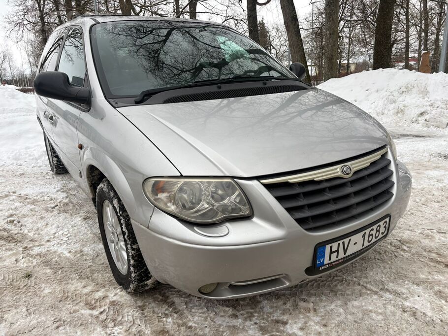 Chrysler Labs un drošs ģimenes auto Chrysler Voyager 2.5crd