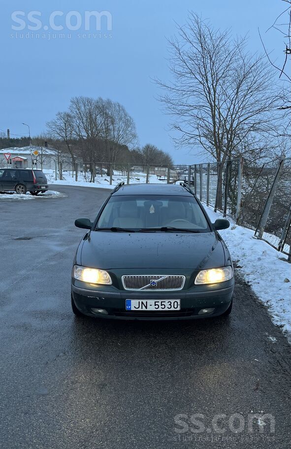 Volvo Pardodas Volvo v70 2.4T ar 147Kw , Automāts