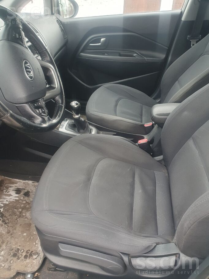 Iebrauc pavasarī ar kompakto Kia Rio un 1, 2 litru benzīna dzinēju ar 5-pakā