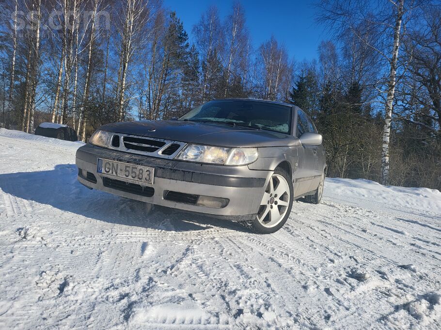 Saab Noskrējiens oriģinālais. Salons ļoti akurāts, vent