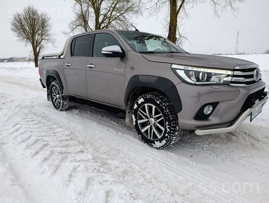 Toyota Hilux 2.4d 110kw. R18 Aprīkots ar ziemas riepām un līdzi nāk dubļu ri