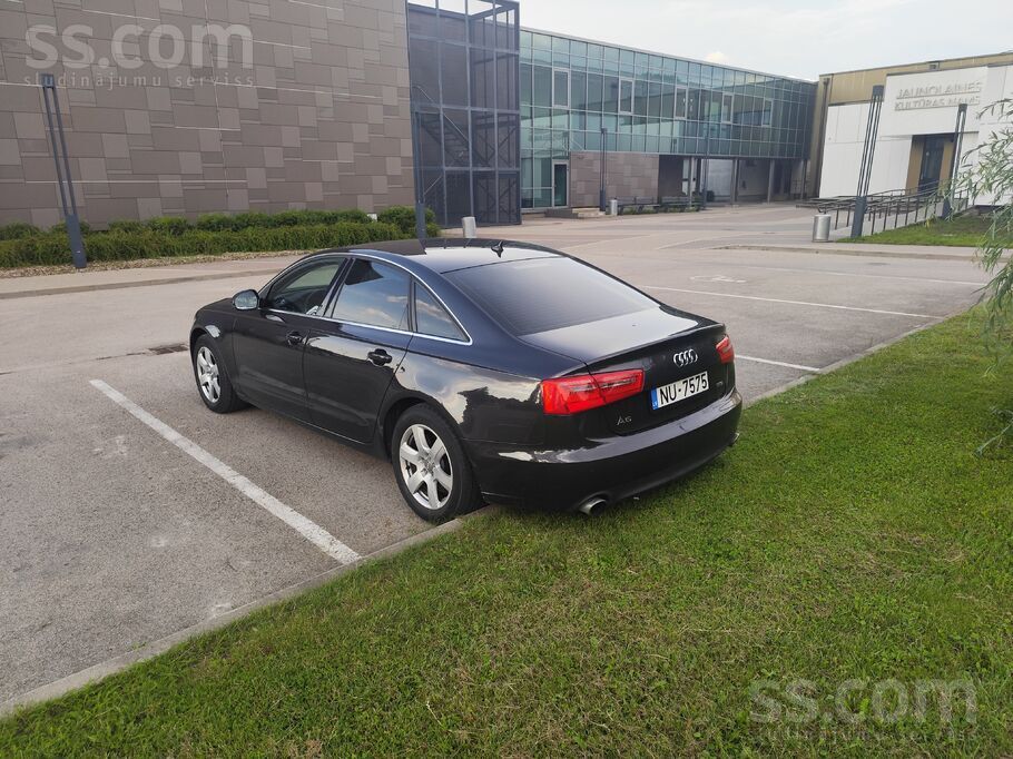 Audi Automašīna iegādāta LV pie audi dīlera. Automašīna