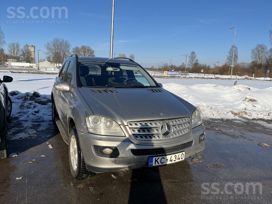Mercedes Машина в хорошем состоянии. Новый аккумулятор. Обс