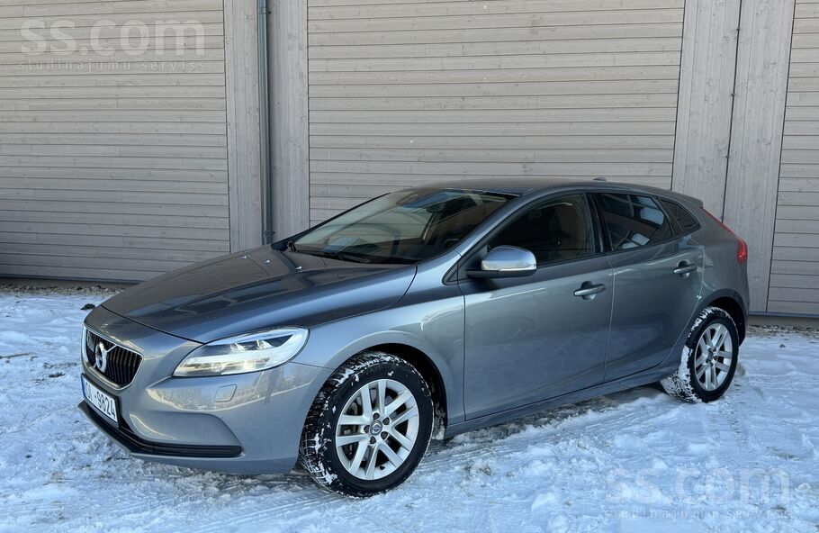 Volvo Pārdodu lieliskā stāvoklī Volvo v40 2.0D Automāts 