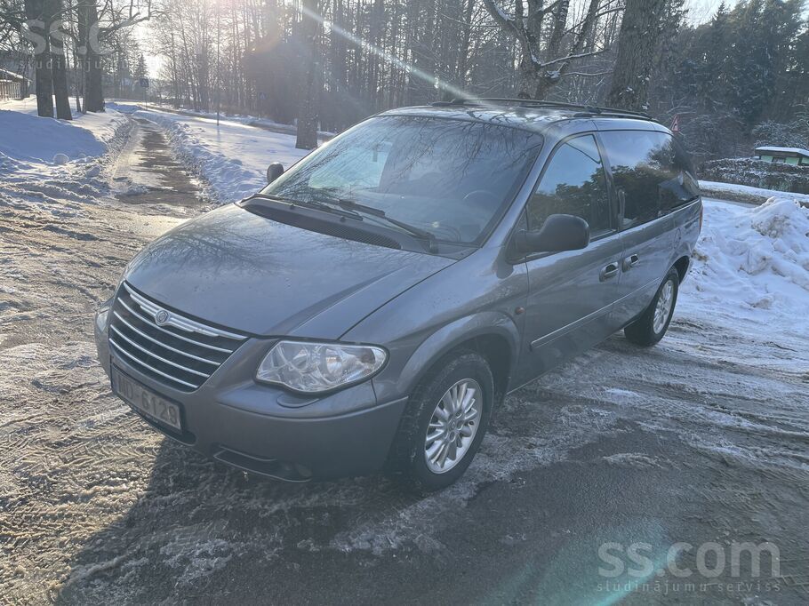 Chrysler Pardodu Chrysler Voyager 2.8 d 110 kw. Laba komple