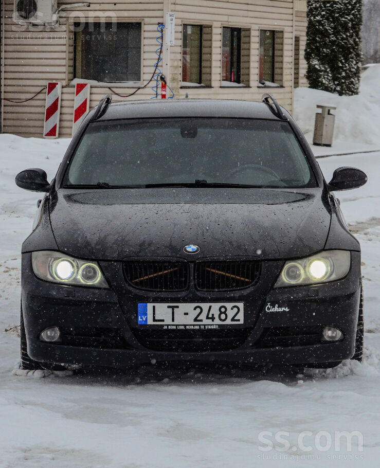 BMW Pārdodu BMW 320 D, melns universālis ar tonētiem l