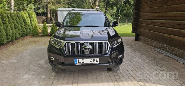 Toyota Pārdodas pirkts Latvijā pie dīleraToyota Land Crui