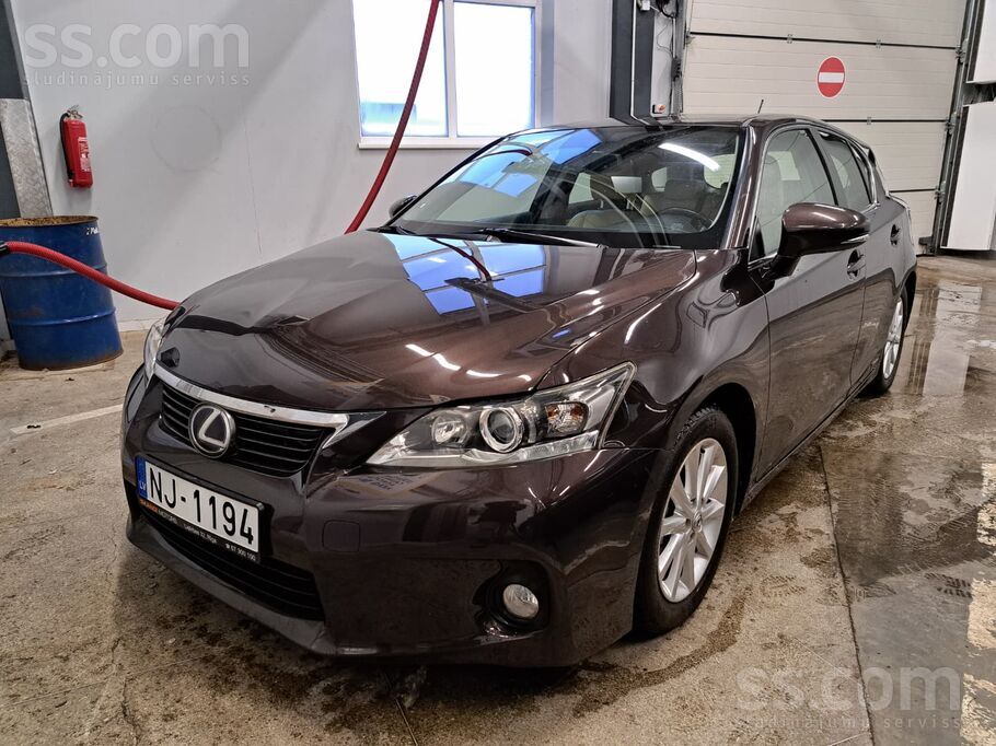 Продаётся лексус. Хорошее состояние, техосмотр с первого раза. Новый аккумул