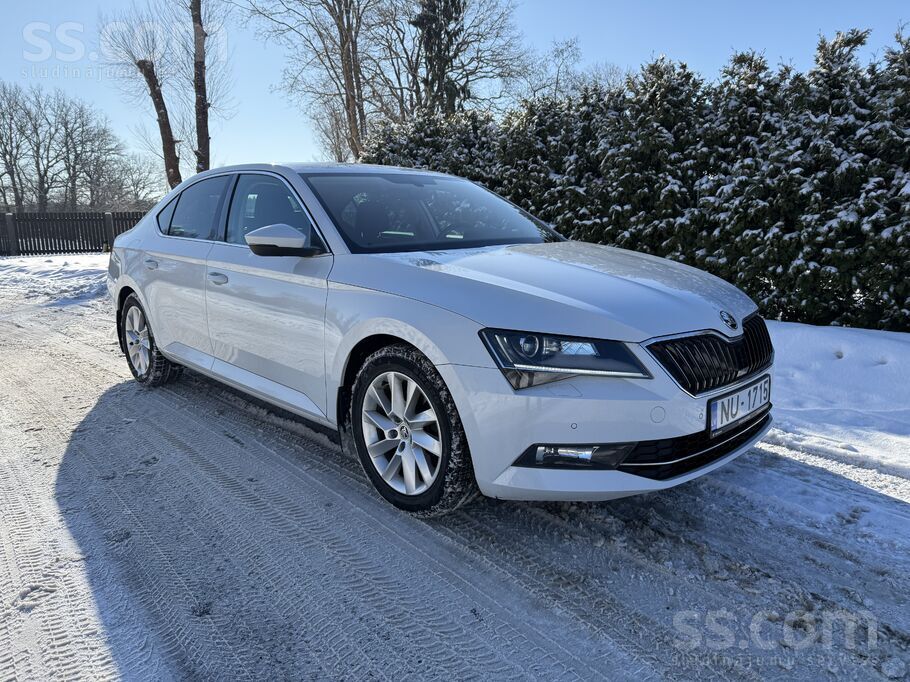 Pārdodu Škoda Superb sedanu, 2019. gada, 2.0d 110kw automāts, baltā krāsā.