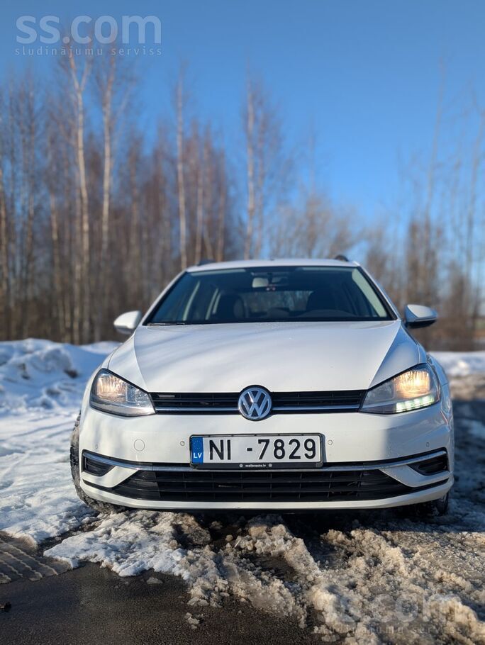 Volkswagen Uzņēmums pārdod VW Golf 7 teicamā tehniskā stāvokl