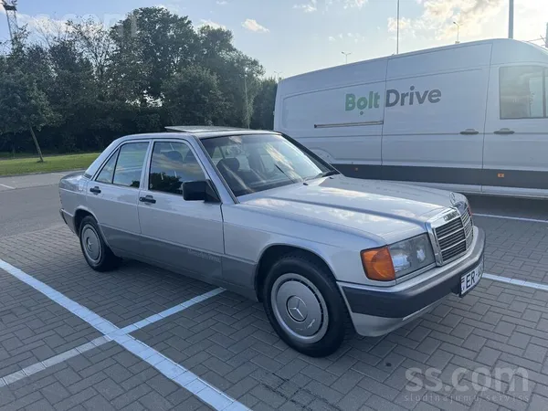 Mercedes Pārdodu Mercedes-Benz 190 .