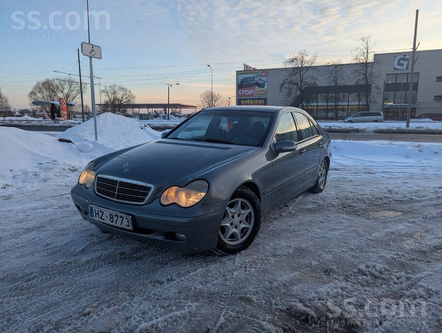 Mercedes Продаю Mercedes-Benz C200, 2004 года выпуска. В 12