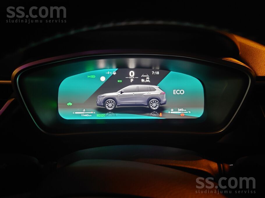 Toyota Corolla Cross Luxury aprīkojums, 2.0 benzīna/hibrīda dzinējs.
Ziema