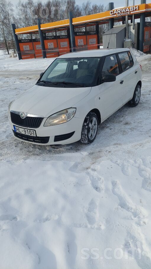 Skoda Fabia 2010 1.2 Benzīns
Auto ļoti labā tehniskā stāvoklī, komplektā d