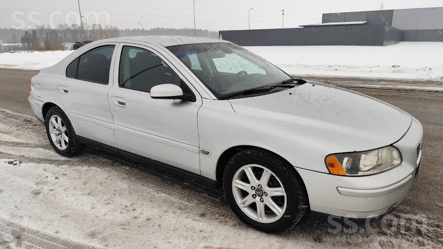 Volvo Uzņēmums pārdod Volvo S60, 2.4 dīzelis, manuālis,