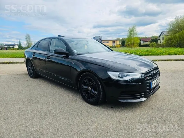 Audi Īpašnieks pārdod skaistu, elegantu auto. 